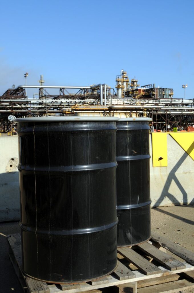 Crude Prices Recover on Dollar Weakness